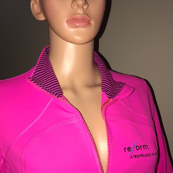 LuluLemon reform Jacket Size 6 - Picture 6 of 6